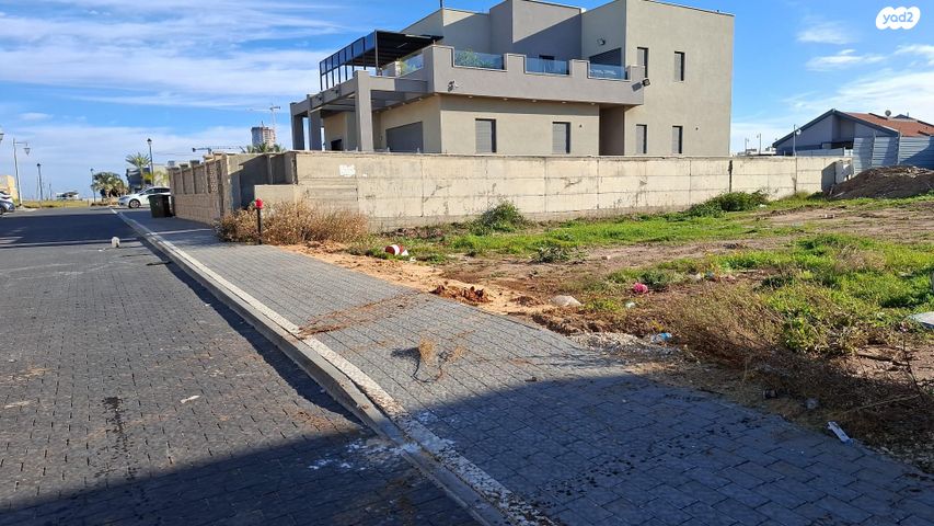 מגרשים, המעיין 16, ברנע, אשקלון