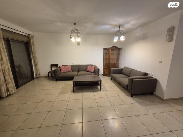 דירה, סוקולוב 24, מגדיאל, הוד השרון