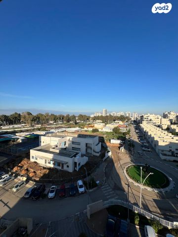 דירה, אהובה עוזרי 1, המחנה הצבאי, קרית מלאכי