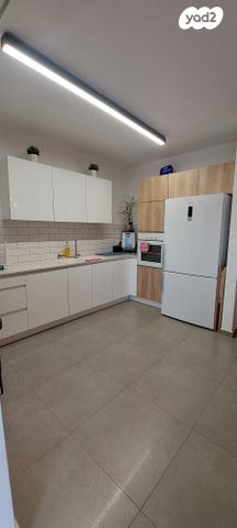 דירה, אהובה עוזרי 1, המחנה הצבאי, קרית מלאכי