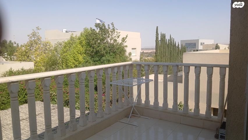 יהודה עמיחי 13