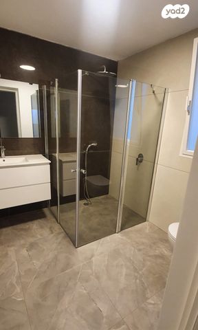 יחידת דיור, רמז 25, שאר העיר, קדימה צורן