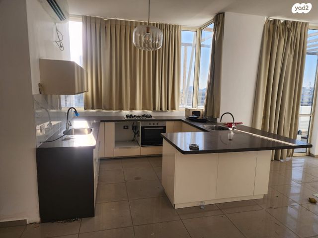 גג/ פנטהאוז, עמק יזרעאל 13, נחלת שמעון, בני ברק