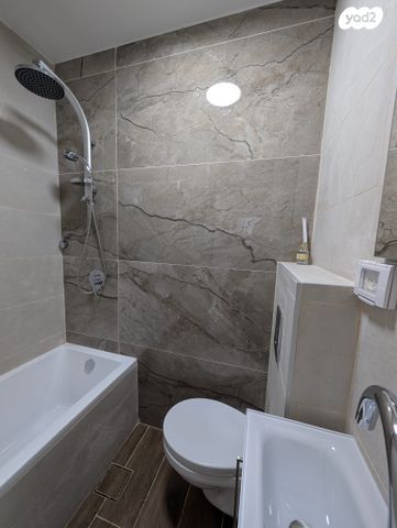 יחידת דיור, נחל מירון 1, מורדות רזים, צפת