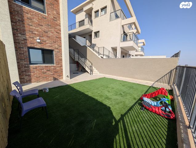 יחידת דיור, נחל מירון 1, מורדות רזים, צפת