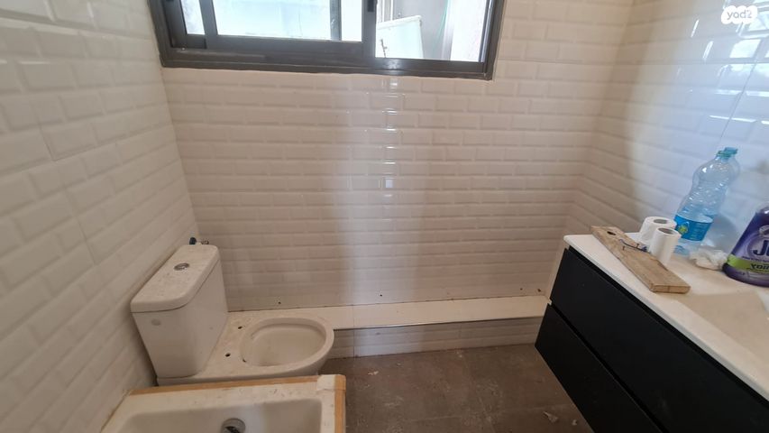 דגל ראובן 64