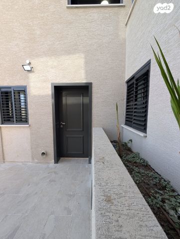 יחידת דיור, נחל מירון 1, מורדות רזים, צפת