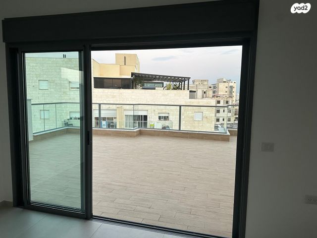 גג/ פנטהאוז, טיומקין 6, ראשונים, ראשון לציון