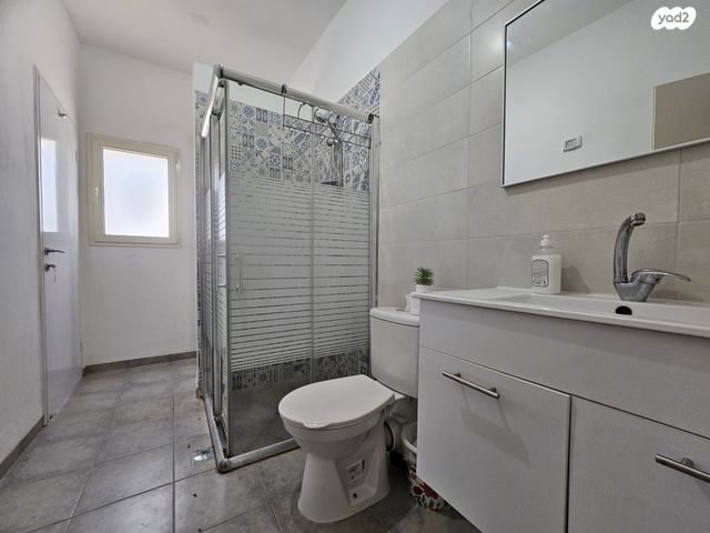 דו משפחתי, הר ארבל 1, לבנים, לבנים