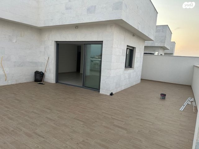 גג/ פנטהאוז, טיומקין 6, ראשונים, ראשון לציון