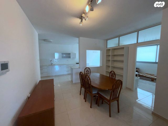 החשמונאים 32