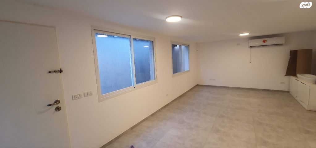 יחידת דיור, רמז 25, שאר העיר, קדימה צורן