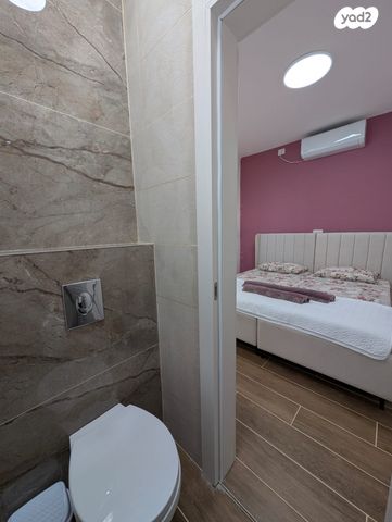 יחידת דיור, נחל מירון 1, מורדות רזים, צפת