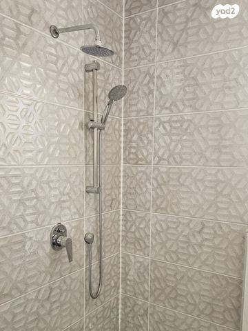 דירה, דרך קדם 30, נופי סלע, מעלה אדומים