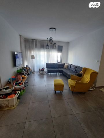 חיים הרצוג 23