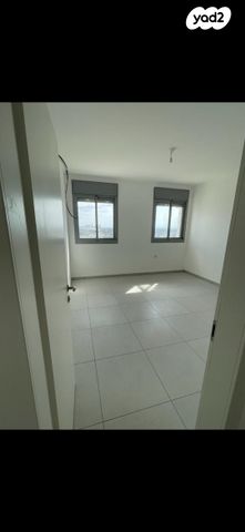 דירה, קרל פופר 15, קרית המדע, נתניה