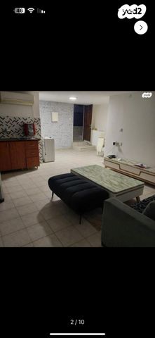 יחידת דיור, שביל האלון 1, בת הדר, בת הדר