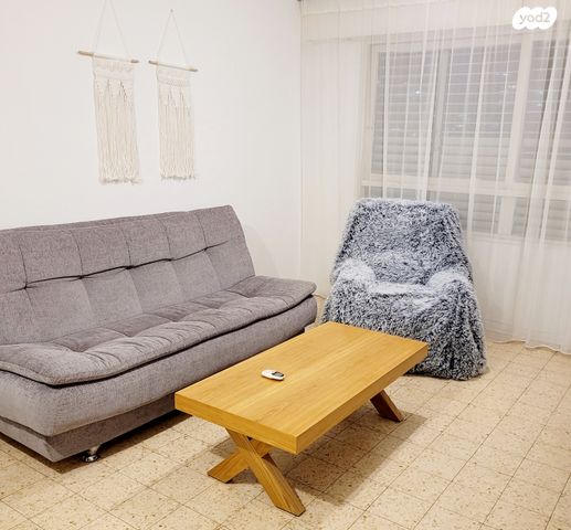 שדרות ירושלים 100