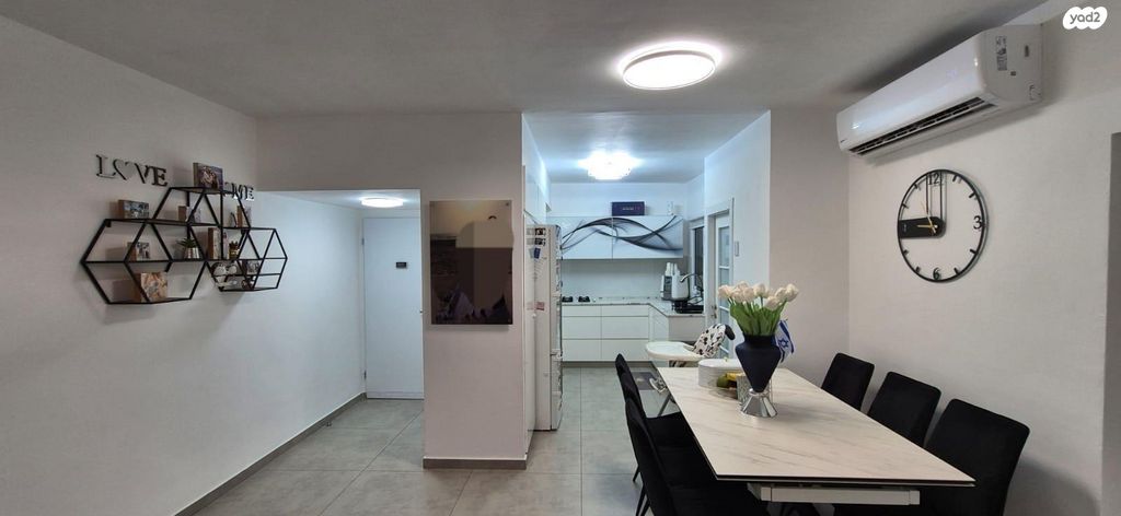 דירה, אברהם עופר 15, רובע ד', אשדוד