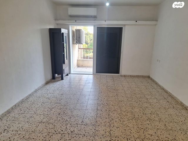 דירה, שדרות כצנלסון 38, מרכז העיר, קרית אתא