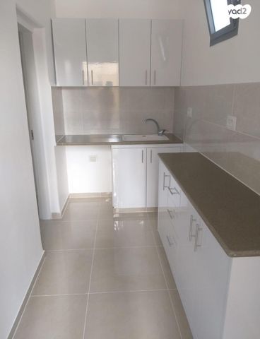 יחידת דיור, נופר 16, עין שרה, נהריה