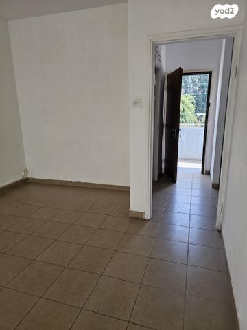 דירה, ההגנה 9, ביאליק דרום, קרית ביאליק