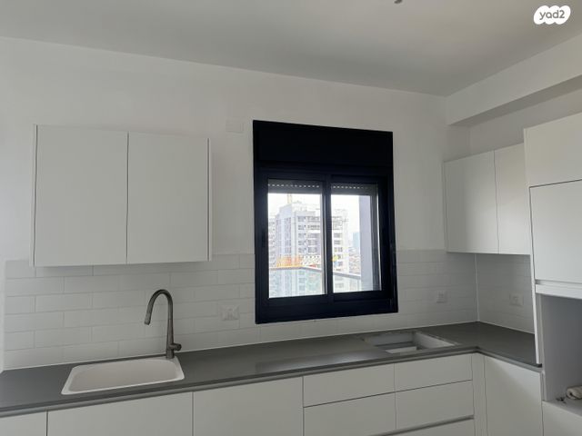 גג/ פנטהאוז, יוחנן הסנדלר 7, דרום חדש, פארק הים, בת ים