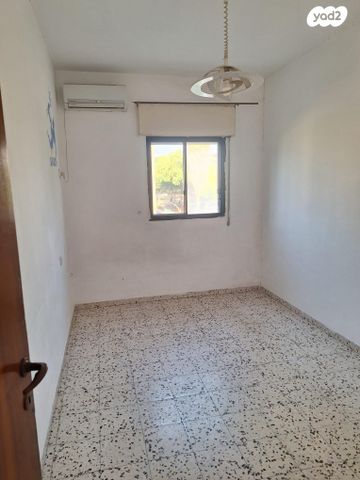 דירה, שדרות כצנלסון 38, מרכז העיר, קרית אתא