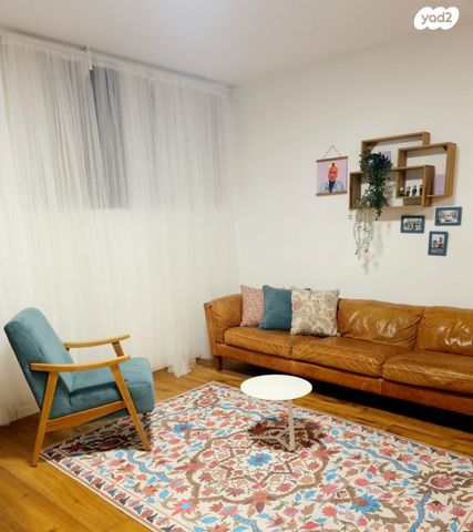 שושנה דמארי 3