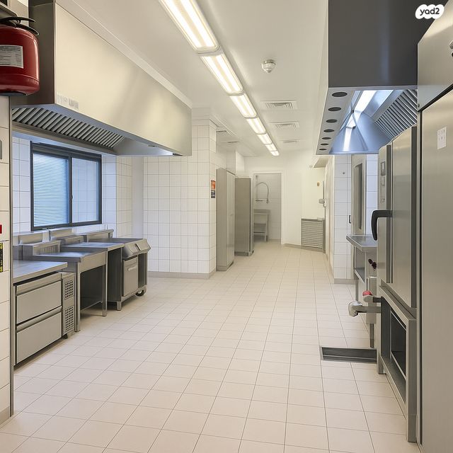 חנויות/ שטח מסחרי, 2229 8, עתידים, אזור התעסוקה רמת החייל, תל אביב יפו