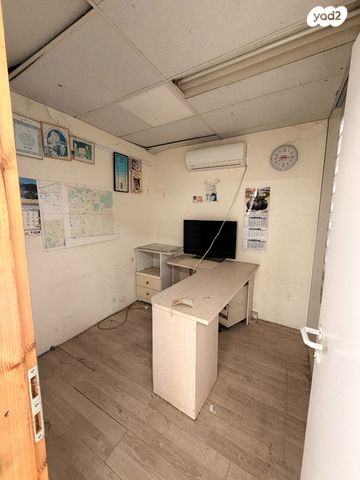 חנויות/ שטח מסחרי, המלאכה 6, אזור תעשיה, קרית מלאכי