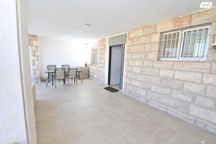 בית פרטי/ קוטג', מדבר סיני, גבעת המבתר, ירושלים