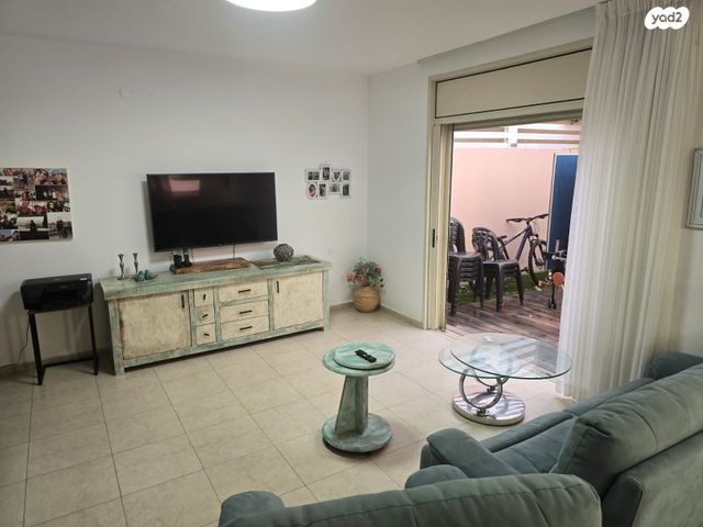 דו משפחתי, גדרה