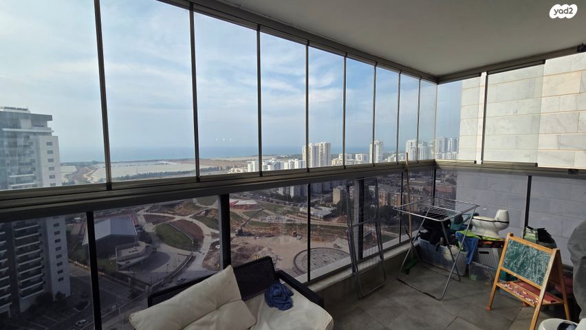 דירה, הגל, החותרים, טירת כרמל