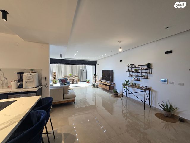 גג/ פנטהאוז, הדר 19, הרצליה הירוקה, נווה עובד, הרצליה