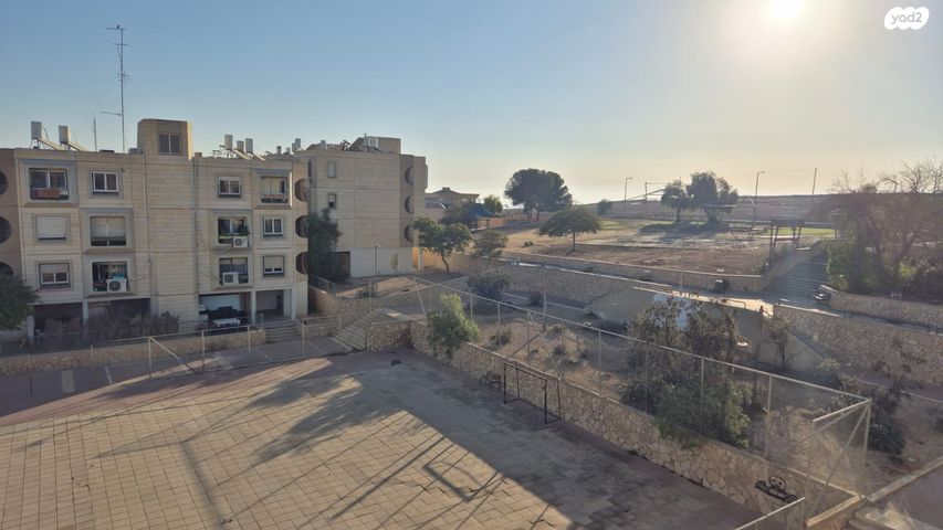 דירה, נחל מישר, צוקי רמון, מצפה רמון