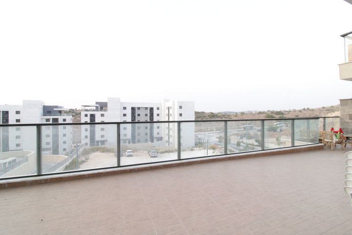 דירה, שמעון פרס, מורשת, מודיעין מכבים רעות