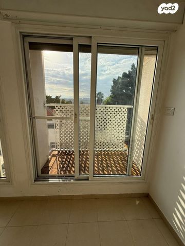 דופלקס, דרך הציונות, ראש העין