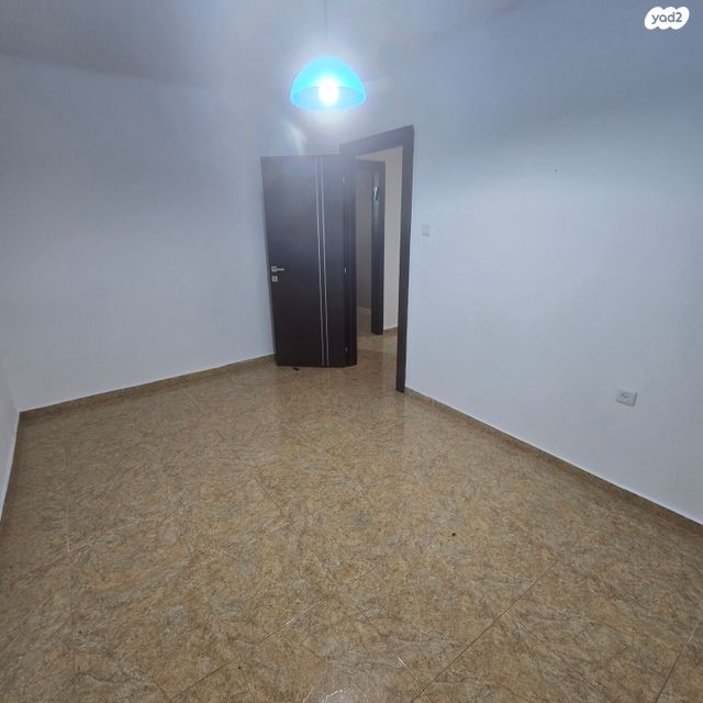 דירה, יהודה בורלא, נווה אלון, עכו