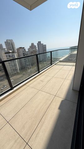 גג/ פנטהאוז, שדרות העצמאות 7, רוטשילד עצמאות, בת ים