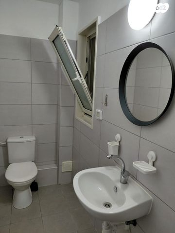 דירה, השקד, רכסים