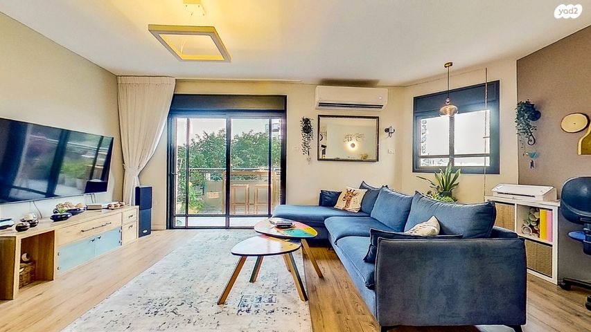 דופלקס, הפרחים, מודיעין מכבים רעות