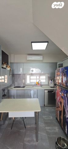 גג/ פנטהאוז, קרית שרת מערב, חולון