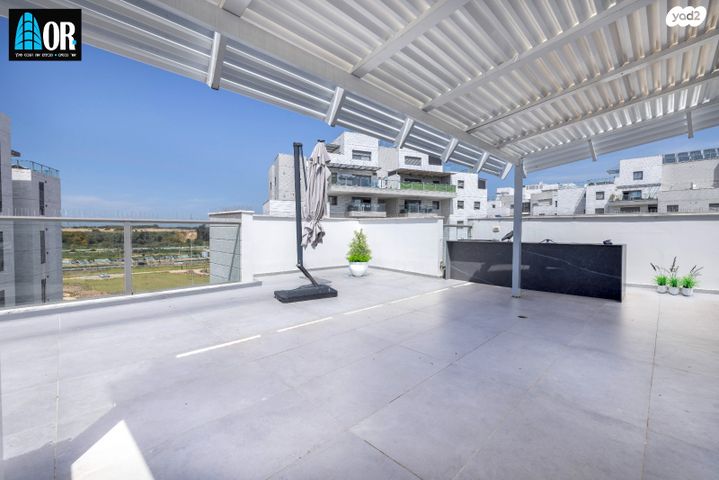 גג/ פנטהאוז, דליה רביקוביץ, נאות שמיר, יבנה