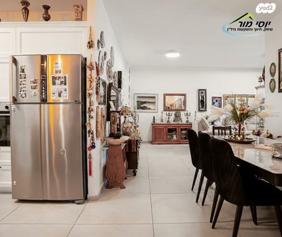 דירה, גולדה מאיר, ראש העין