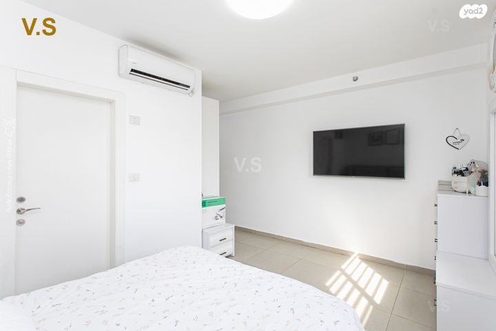 דירה, הגל, החותרים, טירת כרמל