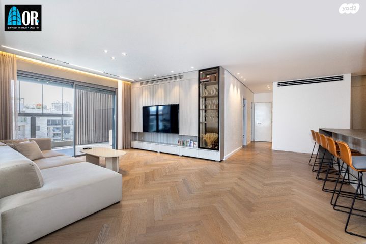 גג/ פנטהאוז, דליה רביקוביץ, נאות שמיר, יבנה