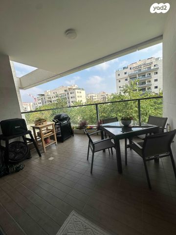 דירה, אלכסנדר פן, נווה זמר, רעננה