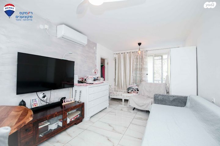 דירה, גבעת חן, בנימינה גבעת עדה