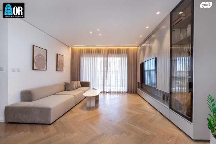 גג/ פנטהאוז, דליה רביקוביץ, נאות שמיר, יבנה